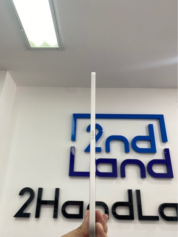 iPad Gen 11 A16 11 inch Wifi - ZA/A - 128GB - Pin 100% - Chu kỳ sạc 63 - Màu bạc - Ngoại hình: 97% - Trầy viền, cấn - Body