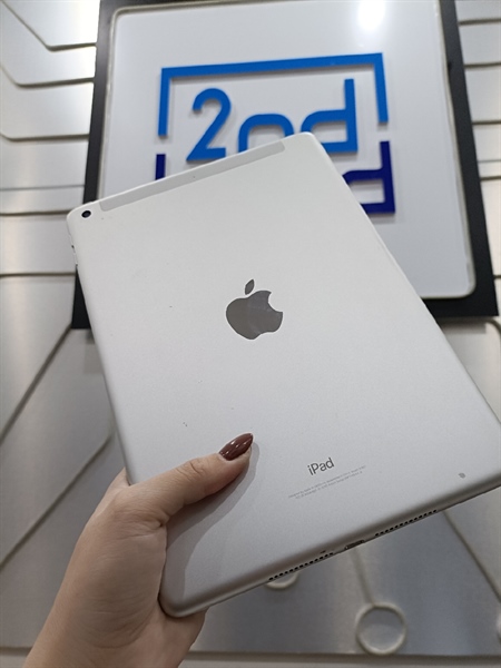 iPad Gen 5 - 32Gb - 4G - J/A - Pin 92% - Màu Bạc - ios 13.6 - Ngoại hình 97%