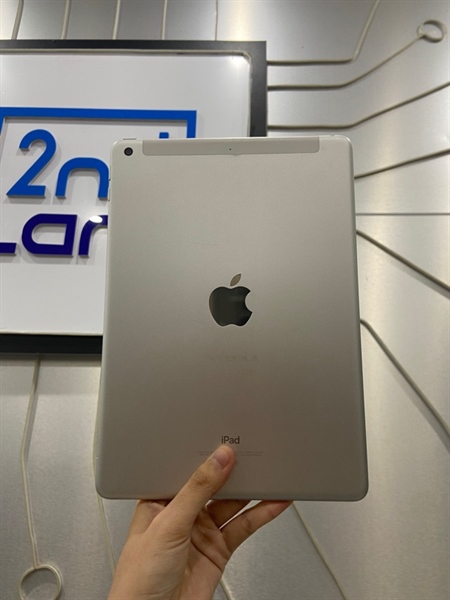 iPad Gen 5 - CH/A - 32GB - Bản 4G - Pin 88% - Màu bạc - Ngoại hình: 98% - Màn xước, lỗi touch id - Body