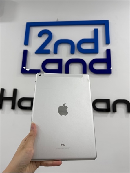 iPad Gen 5 - J/A - 4G - IOS 16.5 - 32GB - Màu bạc - Pin 91% - Ngoại hình 97% - Trầy lông mèo , nứt khung nhựa , tối viền nhẹ , màn ép kính - Body