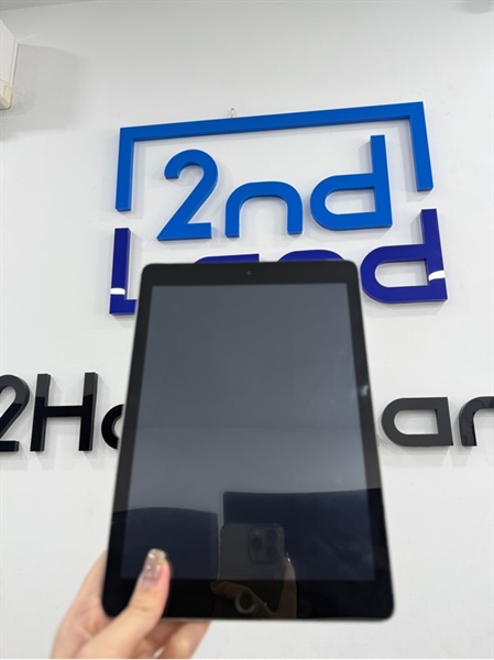 iPad gen 5 - LL/A - IOS 16.7.11 - 4G - 32GB - Màu xám - Pin thay 100% - Ngoại hình 96% - Màn linh kiện , ám hồng , chết pixel , lưng trầy xước nặng , cấn 4 góc , hở màn - Kèm sạc 1