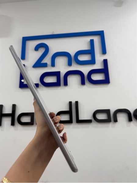 iPad gen 5 - LL/A - IOS 16.7.11 - 4G - 32GB - Màu xám - Pin thay 100% - Ngoại hình 96% - Màn linh kiện , ám hồng , chết pixel , lưng trầy xước nặng , cấn 4 góc , hở màn - Kèm sạc 2