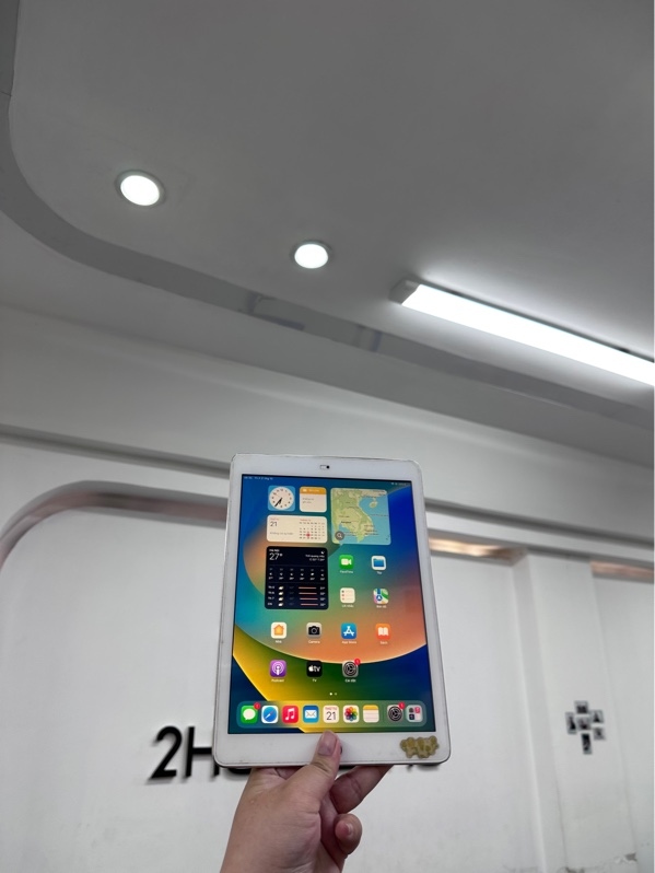 iPad gen 5 - Wifi - LL/A - IOS 16.7.16 - 32gb - Màu vàng hồng - Ngoại hình 96% - Không nhận 3utools, màn ám hồng, hở màn - Body - KHÔNG BẢO HÀNH