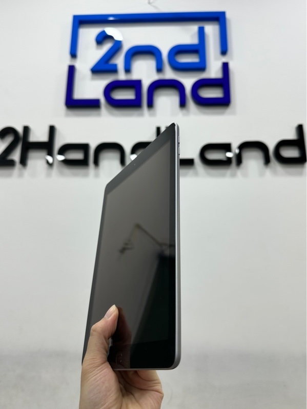 iPad Gen 6 (2018) WiFi - LL/A - 32GB - IOS 17.7.11 - Pin 91% - Màu xám - Ngoại hình 97% - Nút nguồn lỏng , trầy cấn màn đốm phản quang - Body