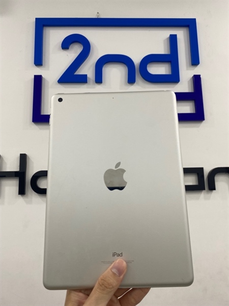 iPad Gen 6 - J/A - IOS 17.7.10 - Wifi - 32GB - Màu Bạc - Pin 97% - Ngoại hình 98% - Màn ép kính, 2 điểm chết pixel - Body