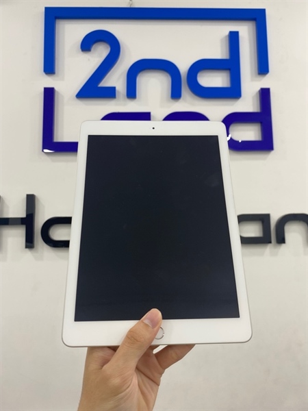 iPad Gen 6 - J/A - IOS 17.7.10 - Wifi - 32GB - Màu Bạc - Pin 97% - Ngoại hình 98% - Màn ép kính, 2 điểm chết pixel - Body 1