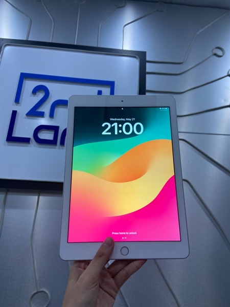 iPad Gen 6 - LL/A - 32GB - Bản Wifi - IOS 17.7.3 - Pin 87% - Màu xám - Ngoại hình: 97% - Body 2
