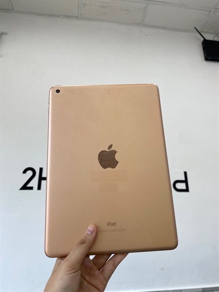 iPad Gen 6 - LL/A - 32GB - Pin 100% - Chu kì sạc 34 lần - Màu hồng - Ngoại hình: 98% - Màn ám hồng - Body