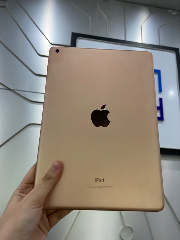 iPad Gen 6 - LL/A - Bản Wifi - 32GB - Pin 81% - Chu Kỳ sạc 1565 lần - Màu kem - Ngoại hình: 97% - Body