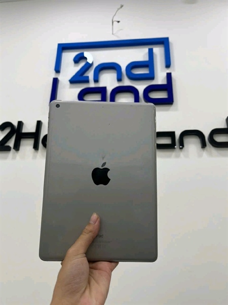 iPad Gen 6 - ZA/A - 32GB - IOS 17.7 - Bản Wifi - Pin 93% - Màu bạc - Ngoại hình 97% - Body