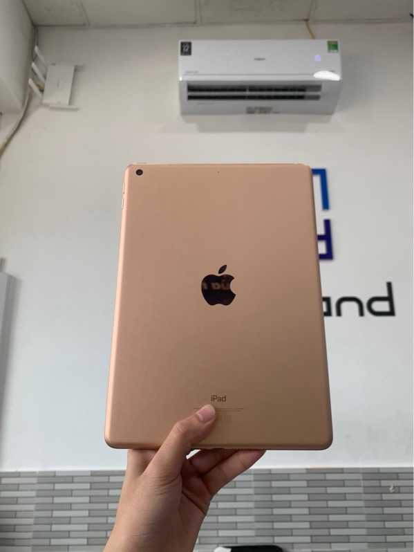 iPad gen 6 - ZA/A - 32GB - Màu gold - Pin 81% chu kì sạc 857 lần - Ngoại hình: 97% - Màn trầy, ám xanh, cong sườn, bụi trong màn, cấn góc - Body