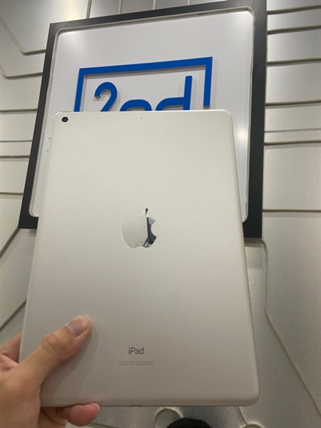 iPad Gen 7 - 2J/A - 32GB - IOS 18.3.1 - Bản Wifi - Pin 99% đã thay new - Màu bạc - Ngoại hình: 98% - Body