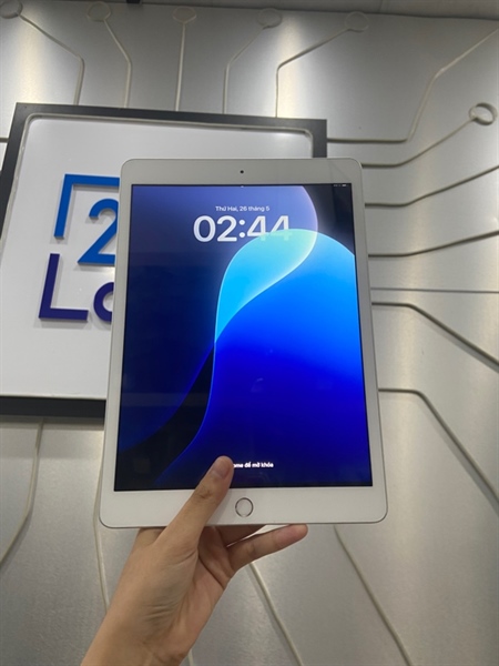 iPad Gen 7 - 2J/A - 32GB - IOS 18.3.1 - Bản Wifi - Pin 99% đã thay new - Màu bạc - Ngoại hình: 98% - Body 2