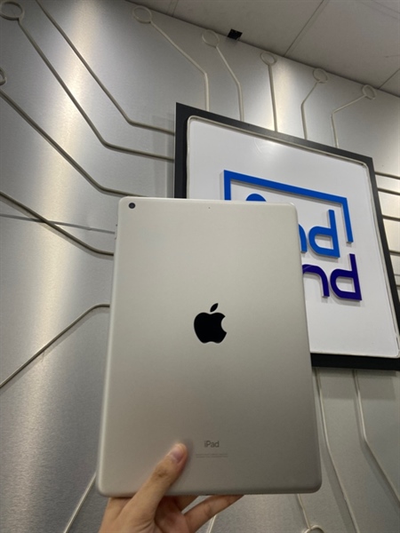 iPad Gen 7 - 2J/A - 32GB - IOS 18.3.1 - Pin 93% - Màu bạc - Ngoại hình: 98% - Body