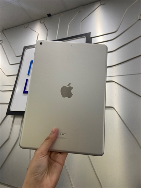 iPad Gen 7 - J/A - 32GB - Bản Wifi - Pin 95% - Màu bạc - Ngoại hình: 98% - Body