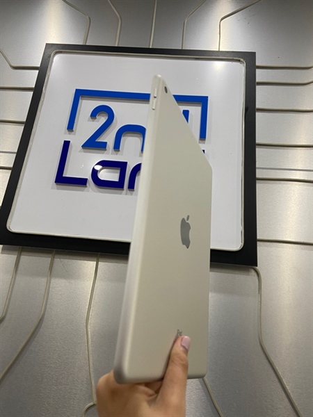 iPad Gen 7 - J/A - 32GB - IOS 18.3.1 - Pin 94% - Màu bạc - Ngoại hình: 98% - Màn ám hồng - Body 1