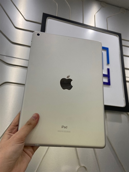 iPad Gen 7 - J/A - 32GB - Pin 84% - Màu bạc - Ngoại hình: 97% - Body