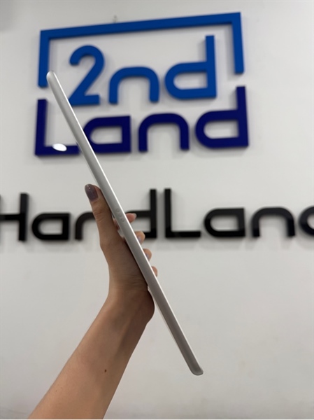 iPad Gen 7 - J/A - IOS 18.3.1 - Wifi - 32GB - Màu bạc - Pin 93% - Ngoại hình 98% - Kèm sạc 1