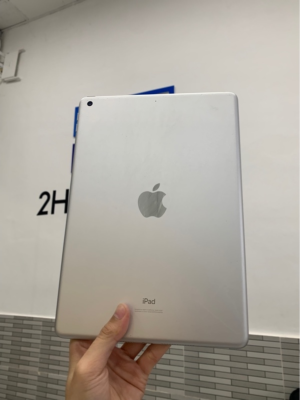 iPad Gen 7 - J/A - Wifi - 32GB - Màu bạc - Pin 93% - Ngoại hình: 98% - Màn ám nhẹ - Body