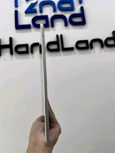 iPad gen 7 - LL/A - IOS 17.7.1 - 4G - 32GB - Màu bạc - Pin thay 100% - Ngoại hình 97% - màn ám hồng - Kèm sạc 1