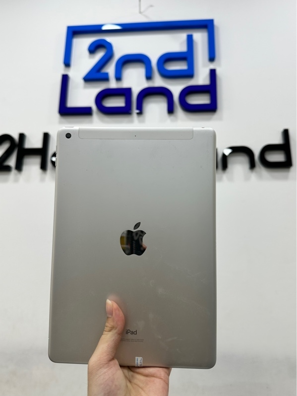 iPad Gen 8 (10.2 inch) 4G - J/A - 32GB - IOS 18.7.3 - Pin 86% - Màu bạc - Ngoại hình 97% - Body
