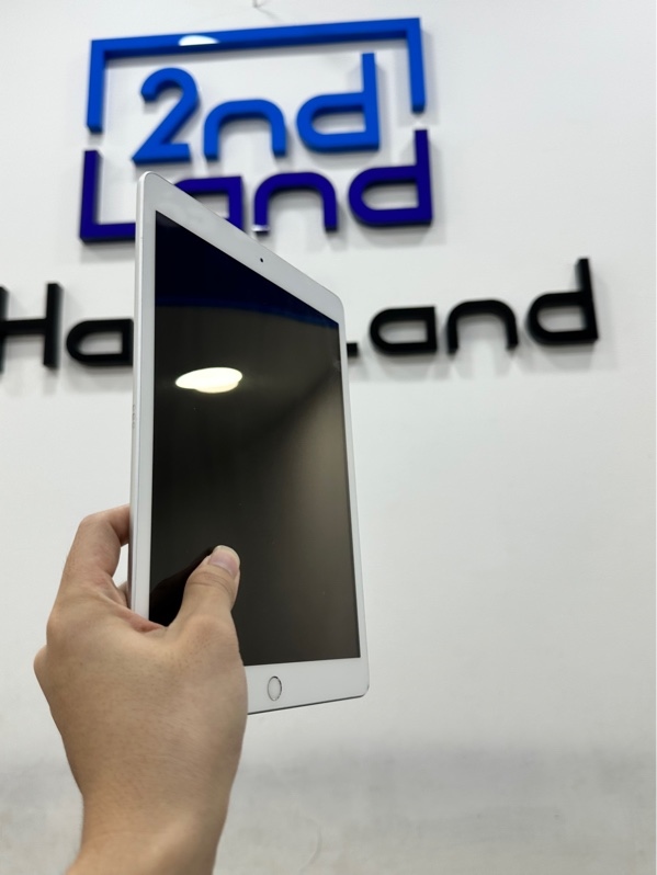 iPad Gen 8 (10.2 inch) 4G - J/A - 32GB - IOS 18.7.3 - Pin 86% - Màu bạc - Ngoại hình 97% - Body