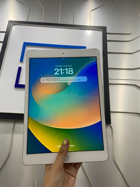 iPad Gen 8 - 4G - J/A - 32GB - Pin 84% - Màu xám - Ngoại hình: 98% - Body 2