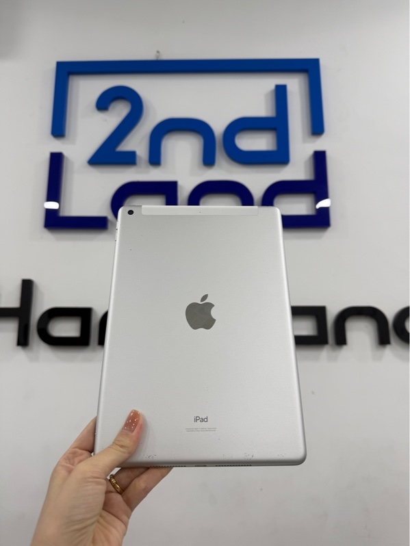 iPad Gen 8 - J/A - IOS 17.2 - 4G - 32GB - Màu bạc - Pin 85% - Ngoại hình 97% - Trầy chấm bi, hồng nhẹ - Body