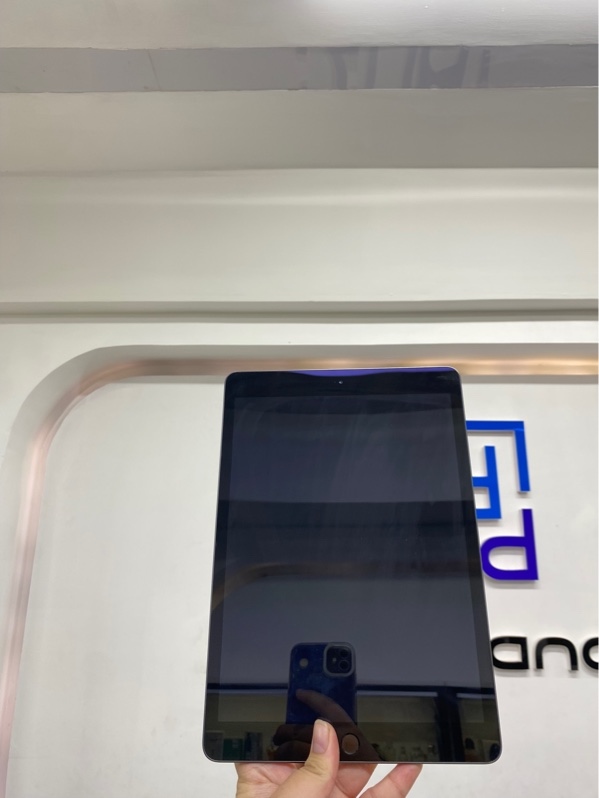 iPad gen 8 - LL/A - IOS 18.1.1 - Wifi - 32gb - Màu xám đậm - Pin 80% - Ngoại hình 97.5% - Kèm box, sạc