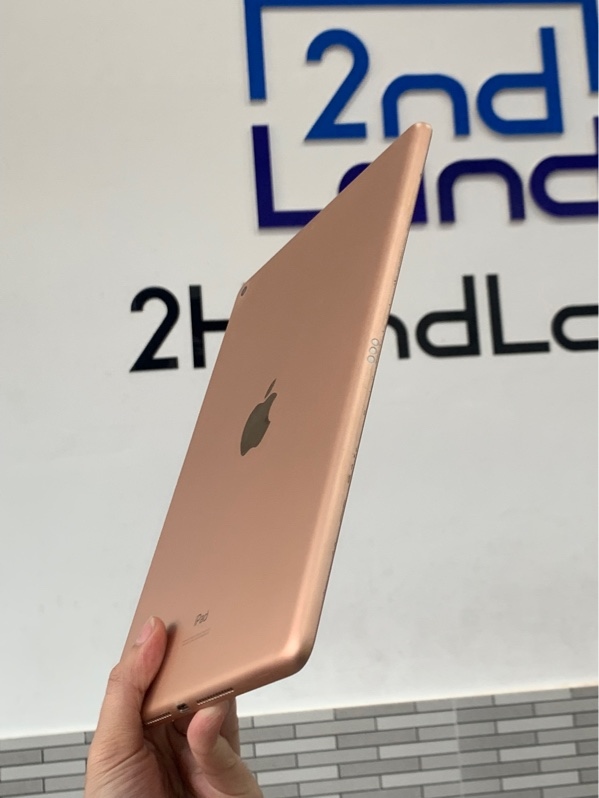 iPad gen 8 - ZA/A - 32GB - Màu vàng - Pin 70% chu kì sạc 1264 lần - Ngoại hình: 96% - Cong sườn, màn ám hồng + ép kính + đánh kính - Body