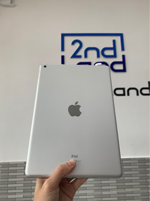 iPad Gen 8 - ZA/A - 32GB - Wifi - Màu bạc - Pin 84% chu kì sạc 631 lần - Ngoại hình: 97% - Màn tối viền + phản quan + lưu ảnh + ám hồng nặng - Body