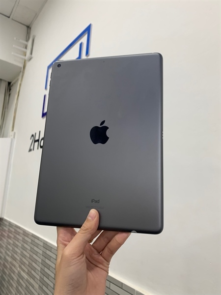 iPad Gen 8 - ZP/A - IOS 17.6.1 - Wifi - 128GB - Màu xam - Pin 96% - Ngoại hình 98% - Màn phản quang , vàng viền - Body