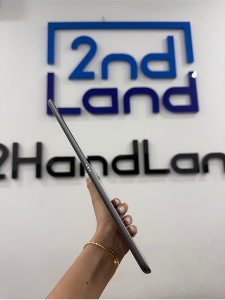 iPad Gen 8 - ZP/A - IOS 17.6.1 - Wifi - 128GB - Màu xam - Pin 96% - Ngoại hình 98% - Màn phản quang , vàng viền - Body 1