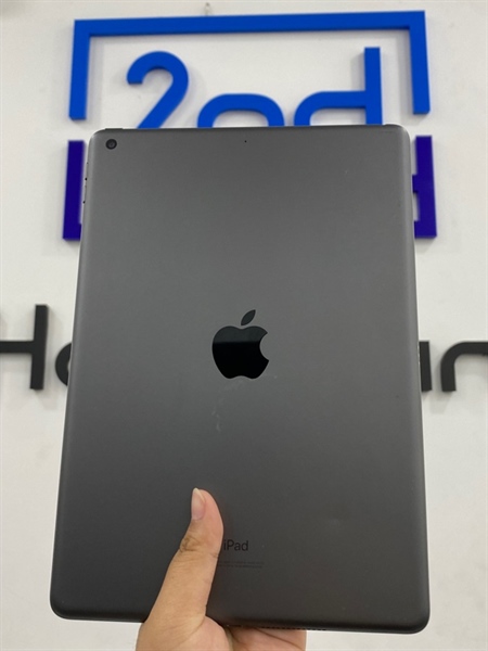 Ipad gen 8 - ZP/A - IOS 18.2 - Wifi - 128GB - Màu xám - Pin 88% - Ngoại hình 98% - Kèm sạc