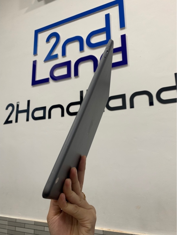 iPad Gen 9 10.2 inch - LL/A - 64GB - Wifi - Màu xám - Pin 86% chu kì sạc 213 - Ngoại hình: 97% - Màn hở sáng nhiều - Body