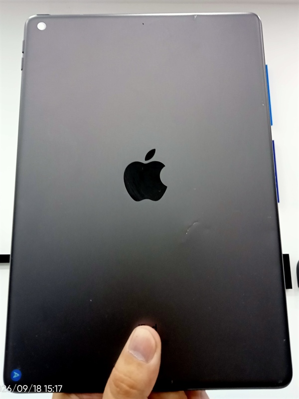 iPad Gen 9 - Bản 4G - LL/A - 64 GB - IOS 16.6 - Pin 98% - Màu xám - Ngoại hình: 97% - Viền trầy, màn ám vàng, ép kính, màn xước dăm, bụi trong màn - Body