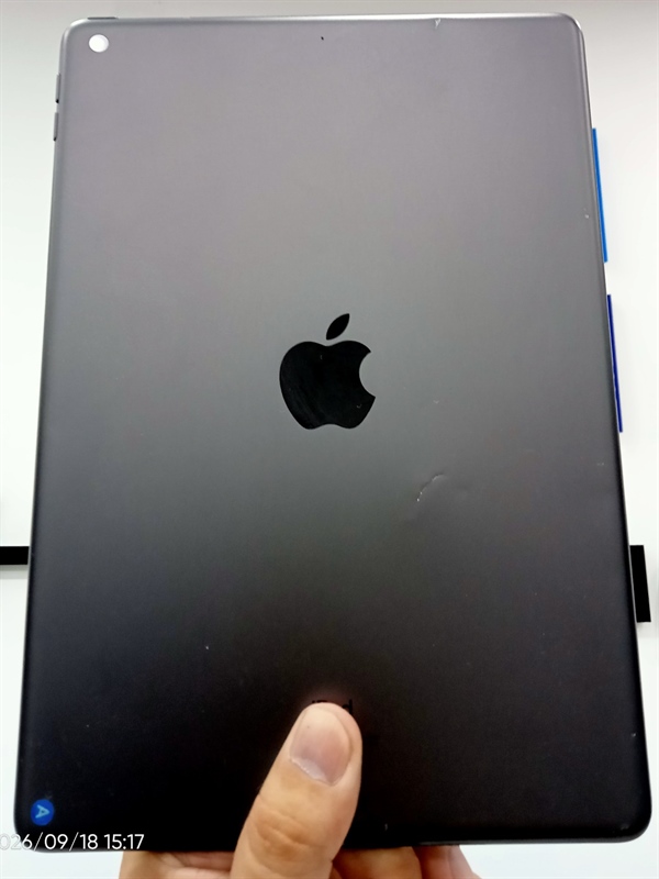 iPad Gen 9 - Bản 4G - LL/A - 64GB - Máy mã N - IOS 26.3.1 - Pin 92% - Màu đen - Ngoại hình: 97% - Viền trầy cấn, màn ám hồng, hở sáng - Body