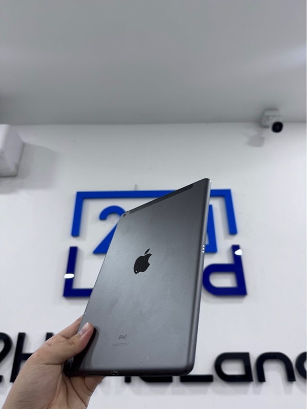 iPad gen 9 - LL/A - 64GB - Bản 4G - ios 18.3.2 - Màu xám - Pin 100%, chu kỳ sạc 2 - Ngoại hình 97% - Lưng dính keo, Viền trầy, cấn góc, màn xước, màn hở sáng viền phải - Body