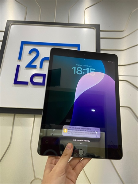 iPad Gen 9 - LL/A - 64GB - Bản Wifi - Pin 95% - Màu đen - Ngoại hình: 98% - FullBox - Còn bảo hành đến T12/2025 2