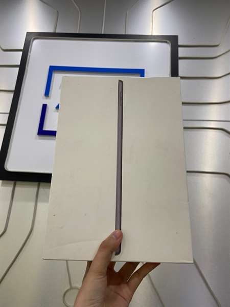 iPad Gen 9 - LL/A - 64GB - Bản Wifi - Pin 95% - Màu đen - Ngoại hình: 98% - FullBox - Còn bảo hành đến T12/2025 4