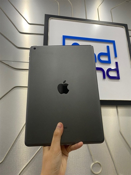 Ipad gen 9 - VC/A - 64GB - Bản Wifi - IOS 18 - Pin 98% - Màu đen - Ngoại hình 98% - Body