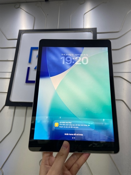 iPad Gen 9 - ZA/A - 256GB - Bản Wifi - Pin 100% thay new - Màu bạc - Ngoại hình: 97% - Cấn góc, phản quang , ám hồng , mất vân tay - Kèm Box 2