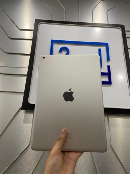 iPad Gen 9 - ZA/A - 64GB - Bản Wifi - Pin 90% - Màu trắng - Ngoại hình: 97.5% - Cấn góc trái, nguồn lỏng - Body