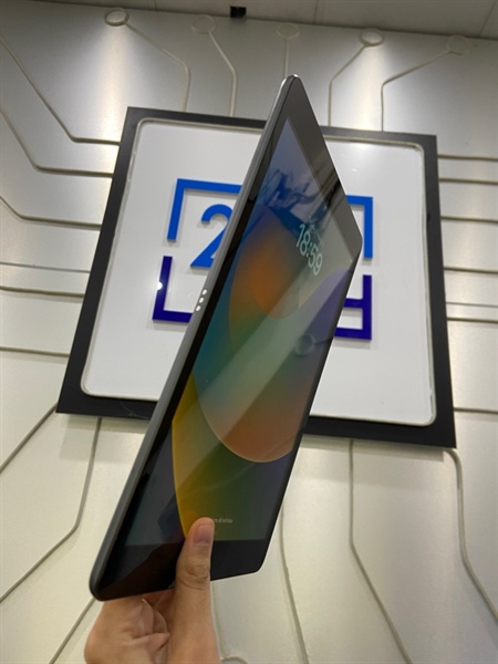 iPad Gen 9 - ZA/A - 64GB - Bản Wifi - Pin 97% - ép kính - Màu xám - Ngoại hình: 98% - Body 3