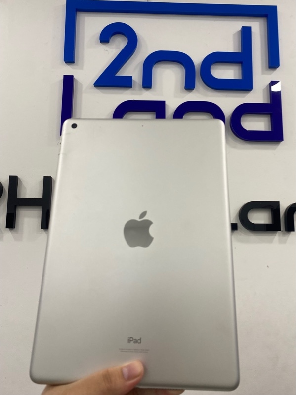 iPad gen 9 - ZA/A - bản wifi - IOS 26.2.1 - 256gb - Màu bạc - Pin thay 100% - Ngoại hình 97% - Cong sườn , màn ép cảm trầy trong , màn ám hồng - Kèm sạc