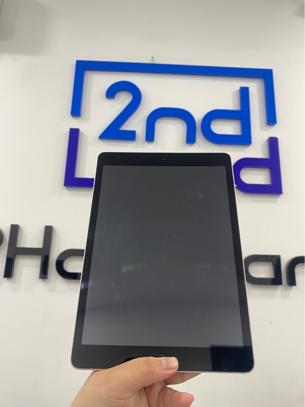 iPad gen 9 - ZA/A - bản wifi - IOS 26.2.1 - 256gb - Màu bạc - Pin thay 100% - Ngoại hình 97% - Cong sườn , màn ép cảm trầy trong , màn ám hồng - Kèm sạc
