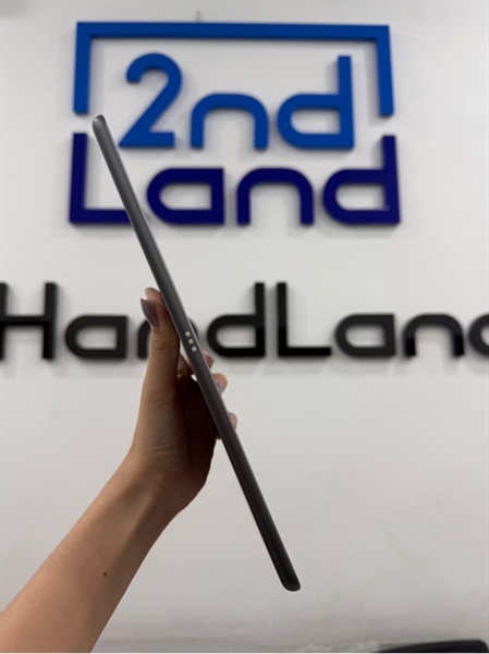 iPad Gen 9 - ZA/A - IOS 18.3 - Wifi - 64GB - Màu xám - Pin 90% - Ngoại hình 98% - Màn hồng nhẹ , bụi trong , 1 đốm phản quang nhỏ - Box , sạc 1