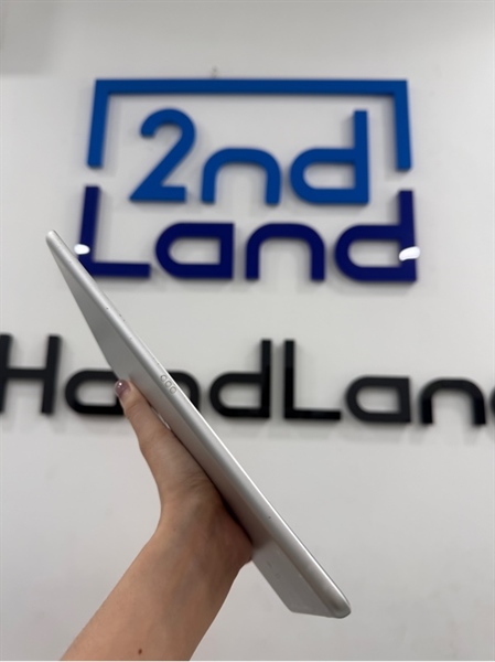 iPad gen 9 - ZA/A - IOS 26.2 - Wifi - 256gb - Màu bạc - Pin 94% - Ngoại hình 97% - Máy trầy xước , cấn , màn ám hồng , hở sáng , mất touchid - Body 1