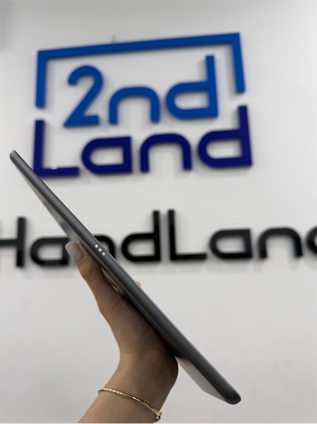 iPad Gen 9 - ZP/A - IOS 17.5.1 - Wifi - 64GB - Màu xám - Pin 99% - Ngoại hình 98% - Màn vàng - Body 1