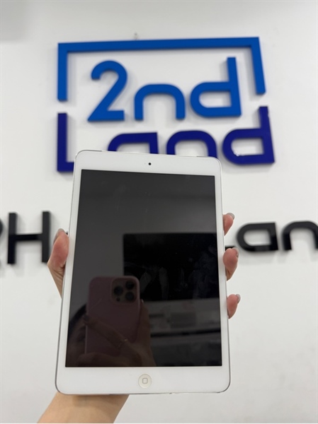 iPad mini 1 - LL/A - IOS 9.3.6 - Wifi - 64GB - Màu xám - Pin 88% - Ngoại hình 97% - Cam bụi , vỏ trầy cấn - Kèm sạc 2